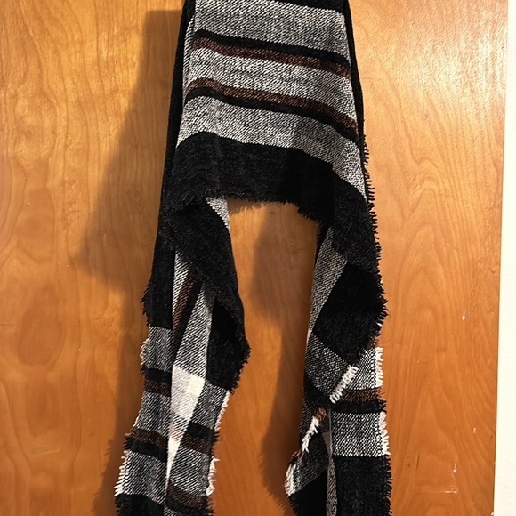 Soft, black, brown, and white scarf - Picture 2 of 3